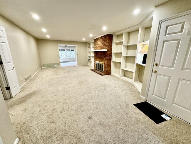 Building Photo - 2948a Candlelight Way