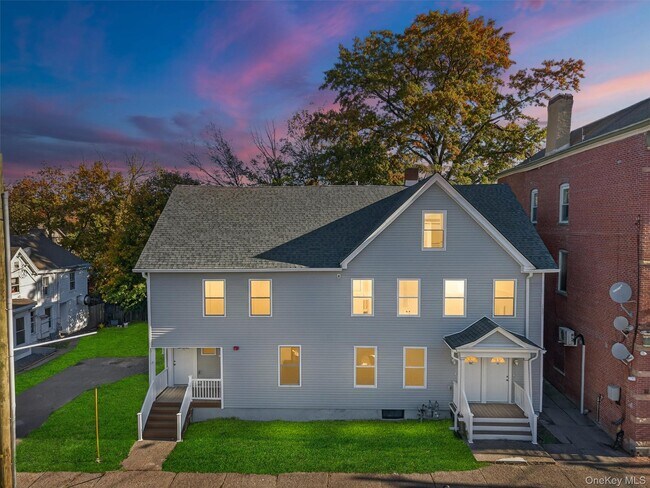 Building Photo - 12 N Church St