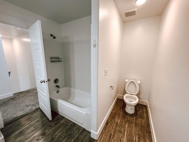 Building Photo - Stylish Corner Townhome