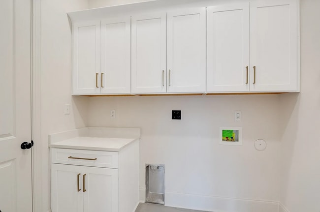 Building Photo - Custom-Built 4 Bedroom Home / Gated Community