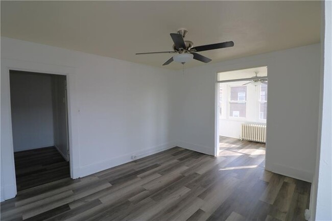 Building Photo - 1423 Hillsdale Ave