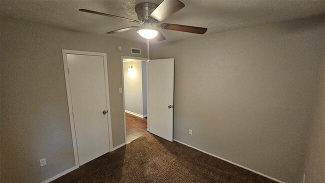 Building Photo - 22903 Millgate Dr