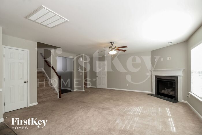 Building Photo - 2194 Longburn Dr