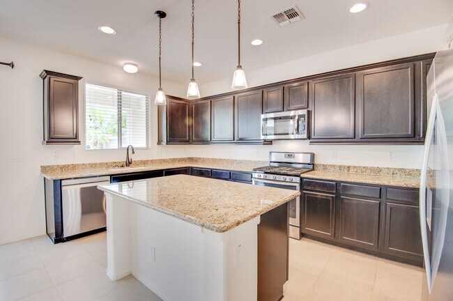 Building Photo - 12038 W Briles Rd