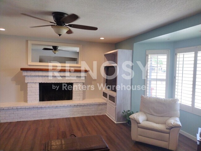 Building Photo - Ideal 3 Br+Den 2 Ba 2 Car Garage Home with Pool Near Loop 202 and Gilbert Rd in Mesa