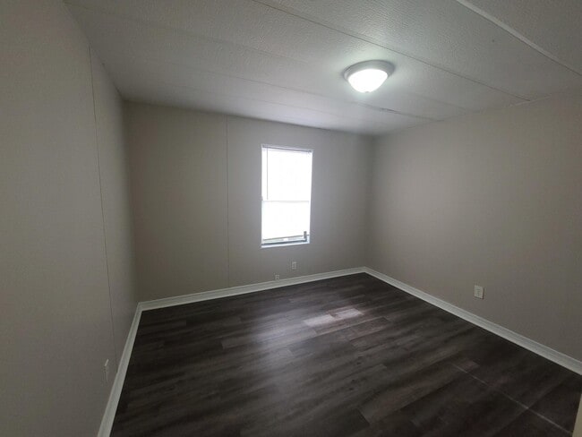 Building Photo - 8405 Verano St