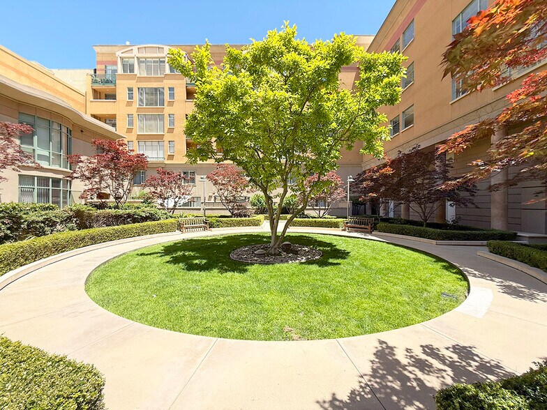 Building Photo - 144 S 3rd St