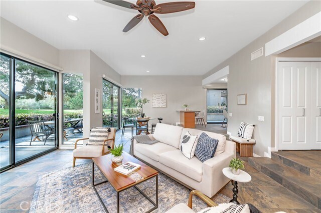 Building Photo - 48 Arboles