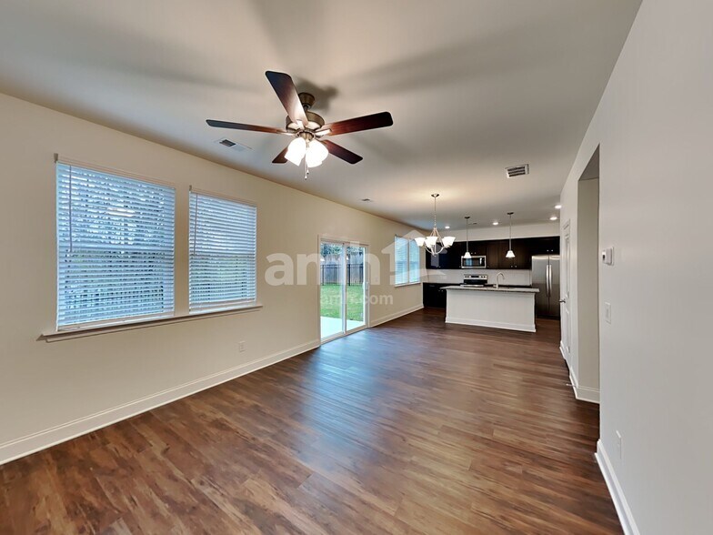 Building Photo - 8149 Willowbank Way