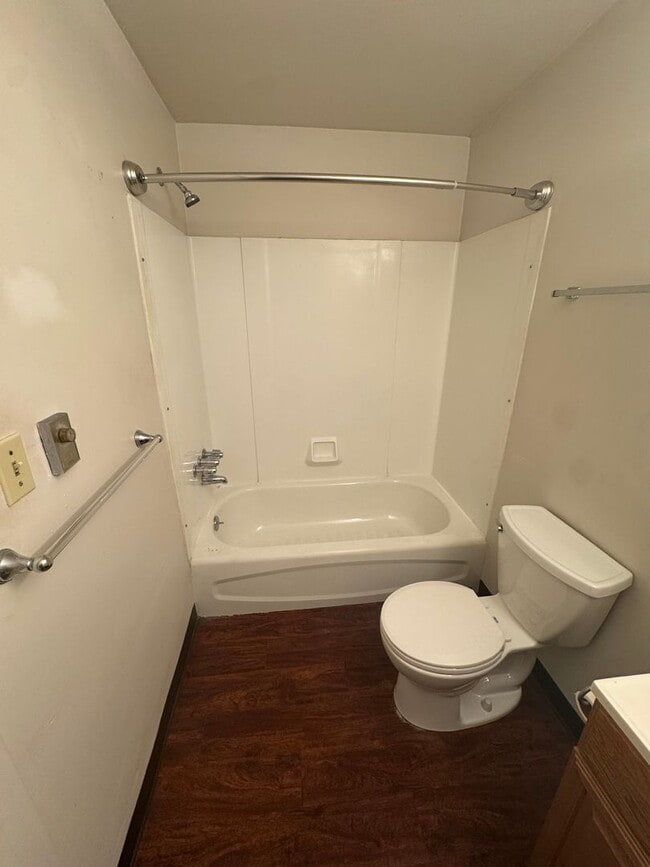 Building Photo - 1 Bed 1 Bath- Moon Township PA