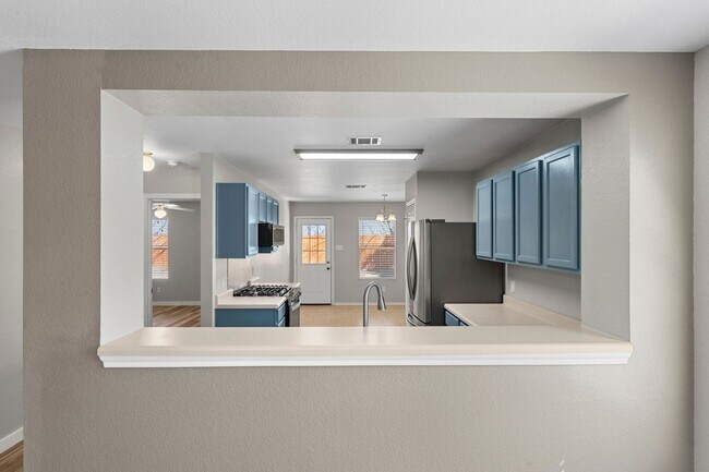 Building Photo - 164 Pearl Lake Dr