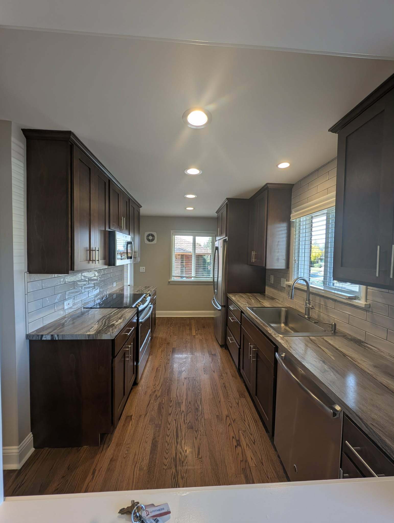 Kitchen - 2907 W Princeton Ave