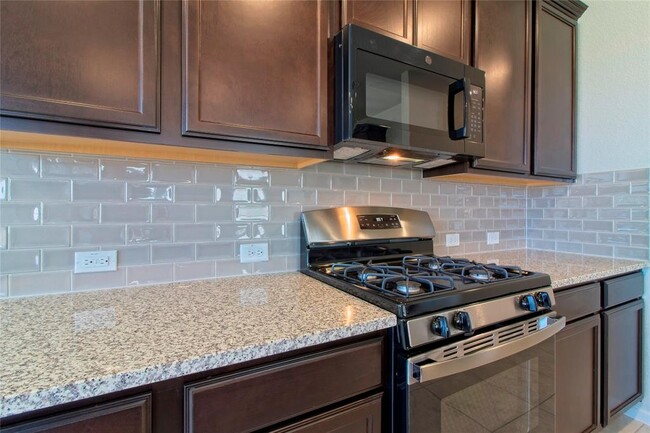 Building Photo - 6501 Wolf Pack Dr