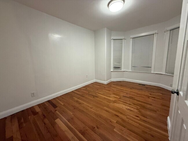 Building Photo - 23 Myrtle St