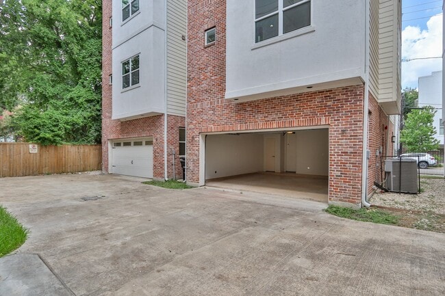 Building Photo - 4114 Driscoll St