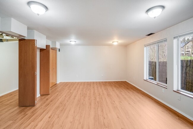 Building Photo - Beautiful 5 Bed, 3 Bath Rental Home in Sherwood!