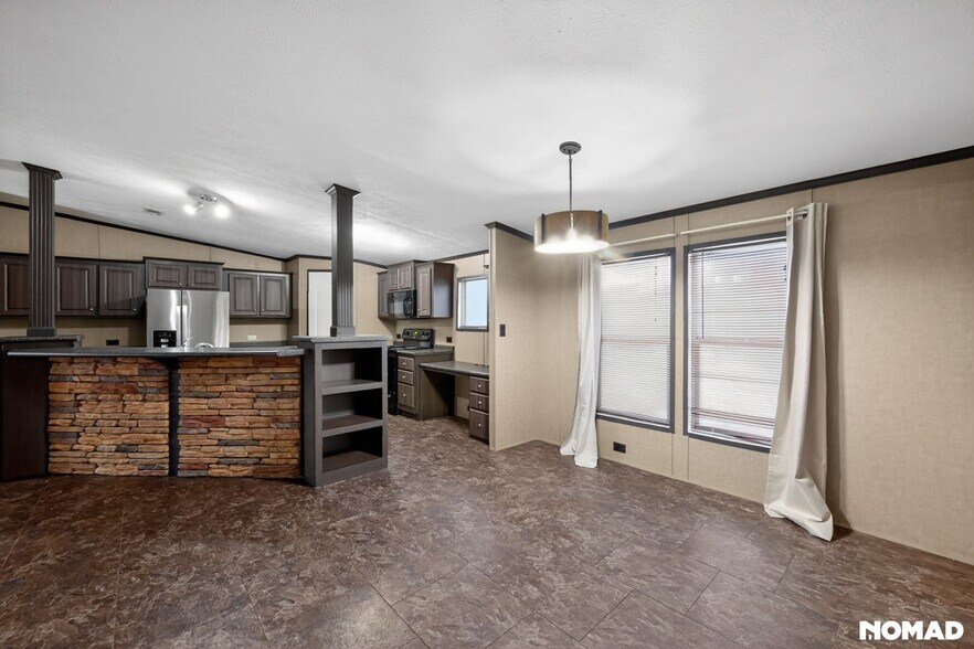 Building Photo - 1658 Reynolds Ln