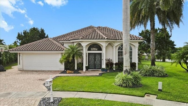 Building Photo - 10792 Queen Palm Ct