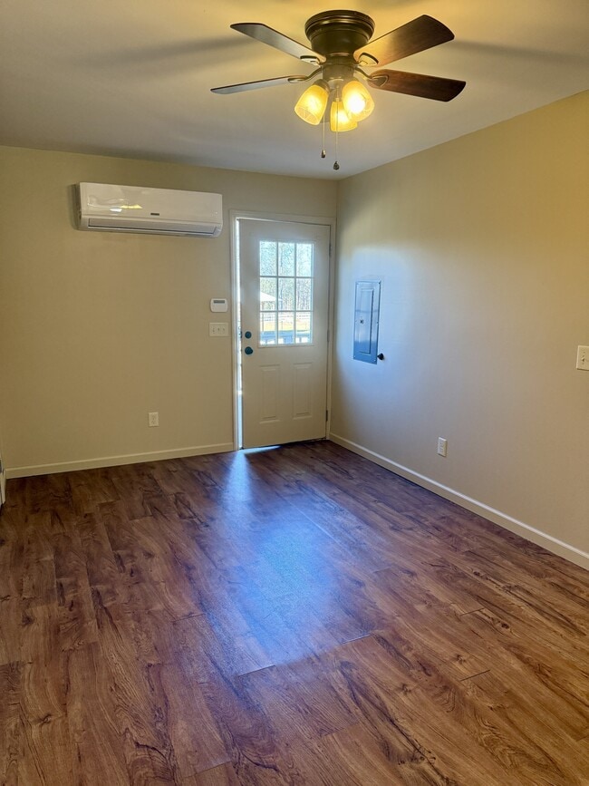 Building Photo - 3521 Mint Rd