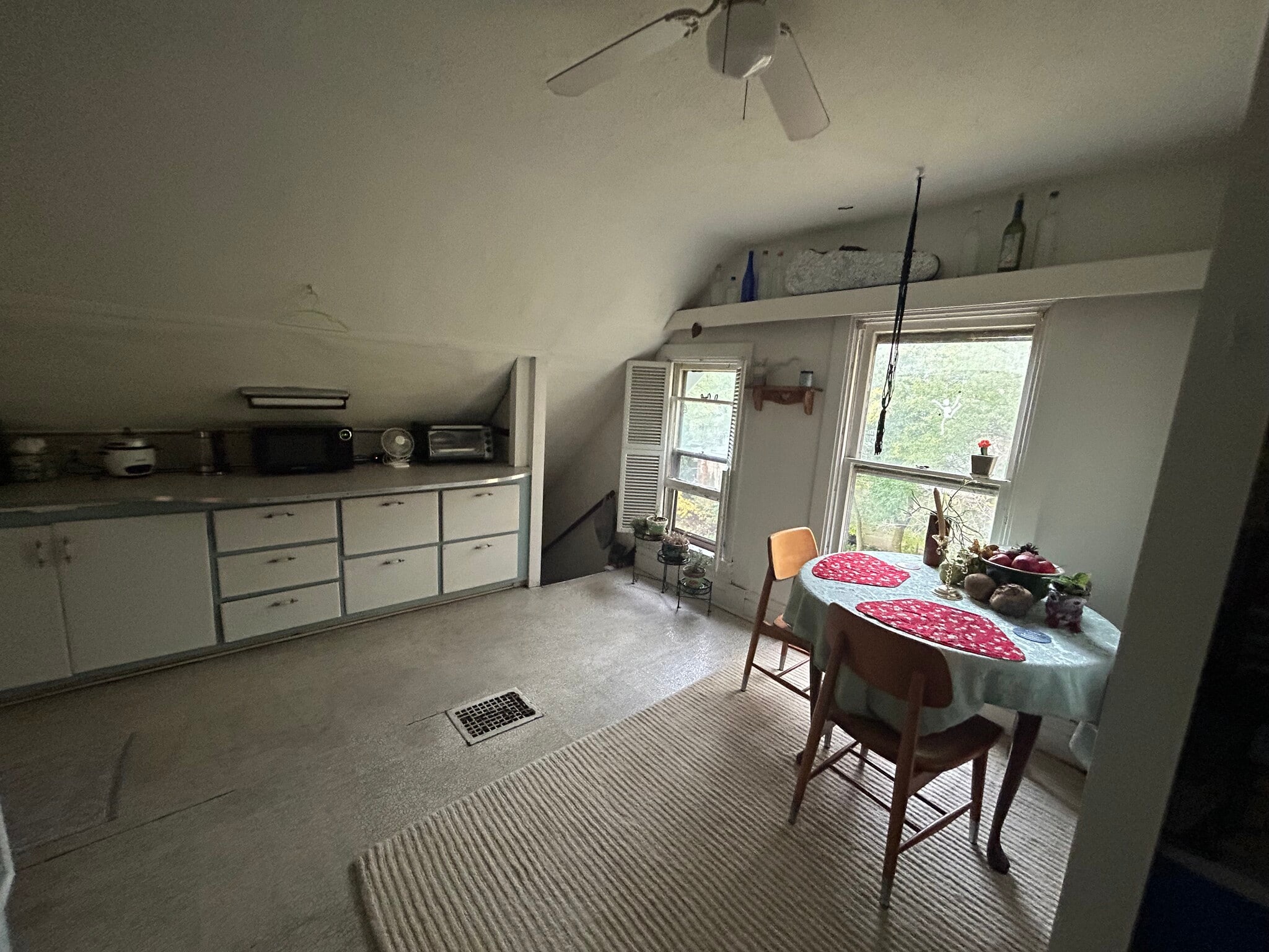 Building Photo - 110 S Blair St