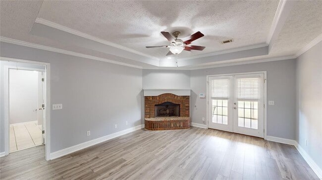 Building Photo - 275 Allen Dr