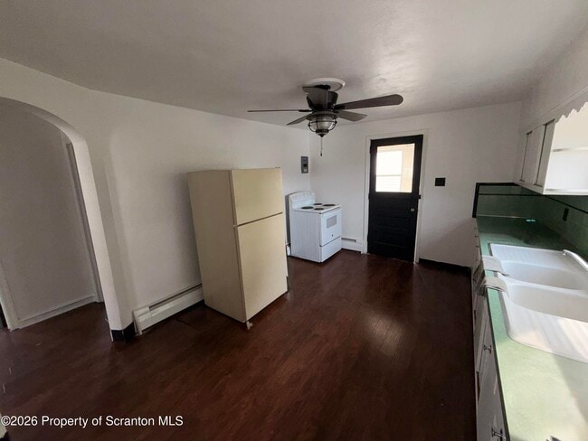 Building Photo - 149 Tompkins St