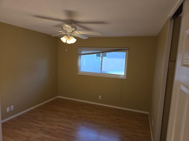 Building Photo - Campbell Duplex: 3 BR 1 BA with Garage & W...