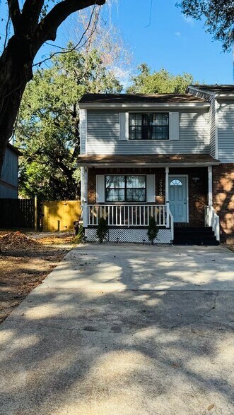 Building Photo - 2348 Merrigan Pl