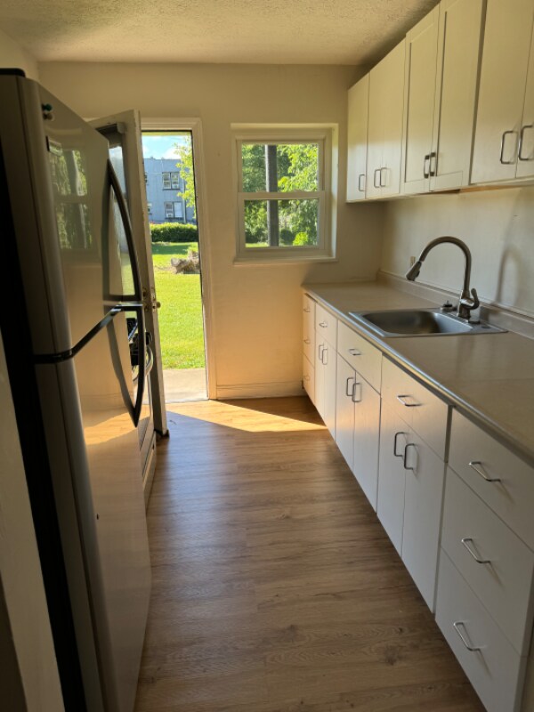 Building Photo - 88 Riverside Dr