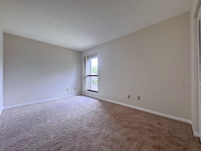 Building Photo - 2/2 in Woodhaven of Palm Coast