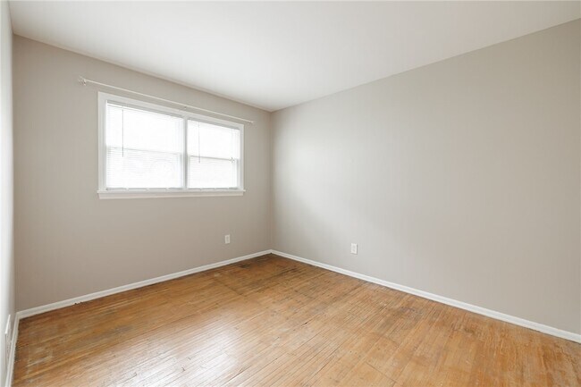 Building Photo - 27 Homestead Dr