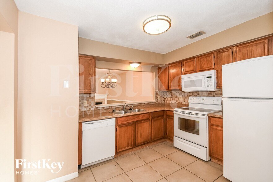 Building Photo - 3053 Cobblewood Ln E