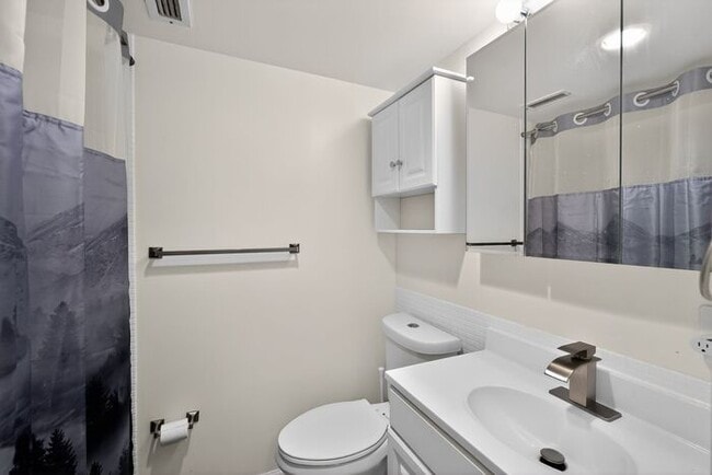 Building Photo - 429 N St SW