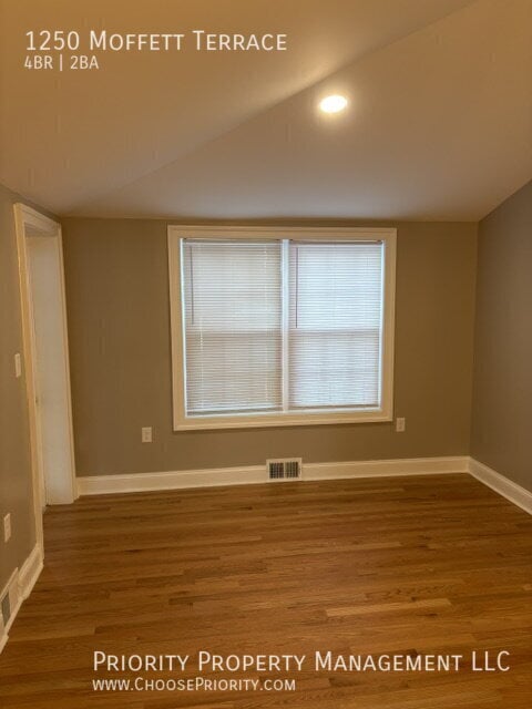 Building Photo - 1250 Moffett Terrace