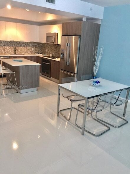 Building Photo - 5300 Paseo Blvd