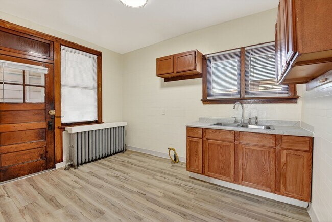 Building Photo - 8018 S Sangamon St