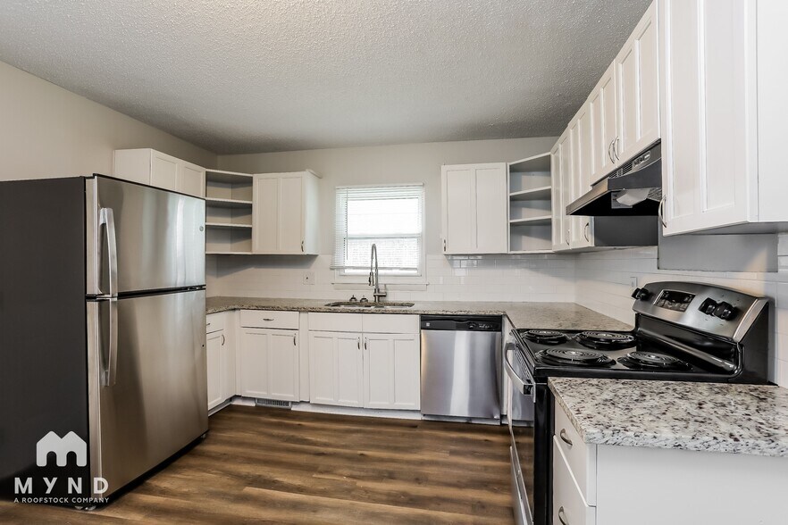 Building Photo - 908 Waring St