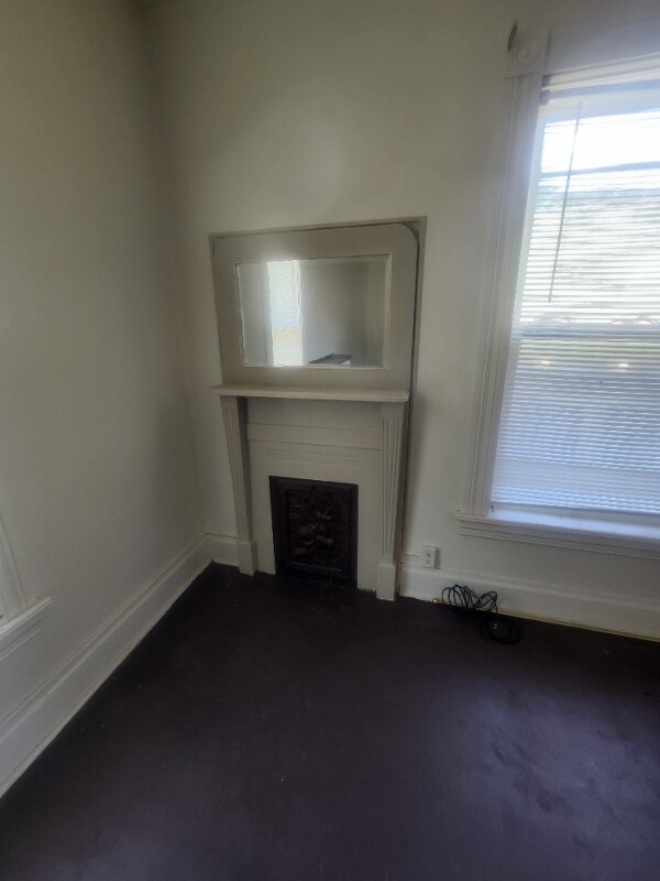 Building Photo - 816 W William St