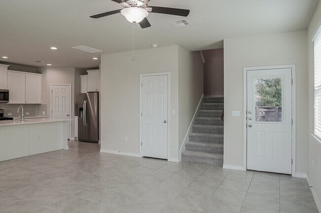 Building Photo - 5306 Golden Canary Ln
