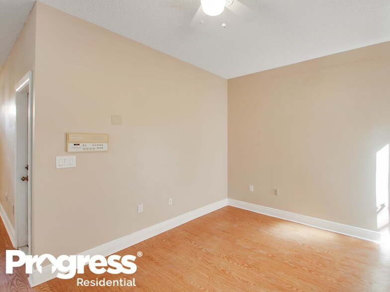 Building Photo - 9216 SW 213th Ln