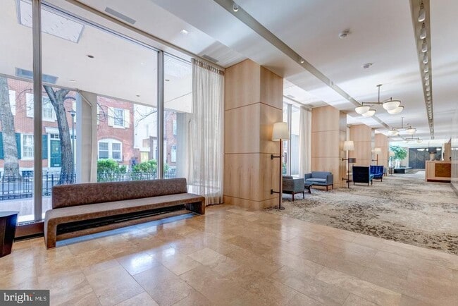 Building Photo - 224 W Rittenhouse Square