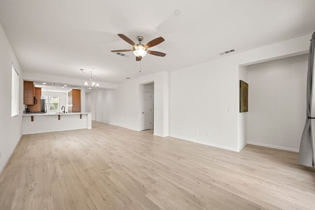 Building Photo - Desirable Elk Grove Area