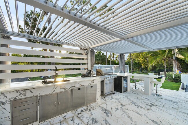 Building Photo - 377 Squire Dr