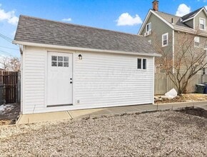 Building Photo - 482 Elsmere St