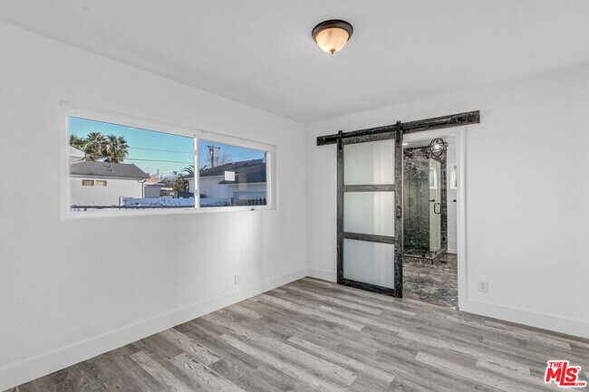 Building Photo - 13536 Hamlin St