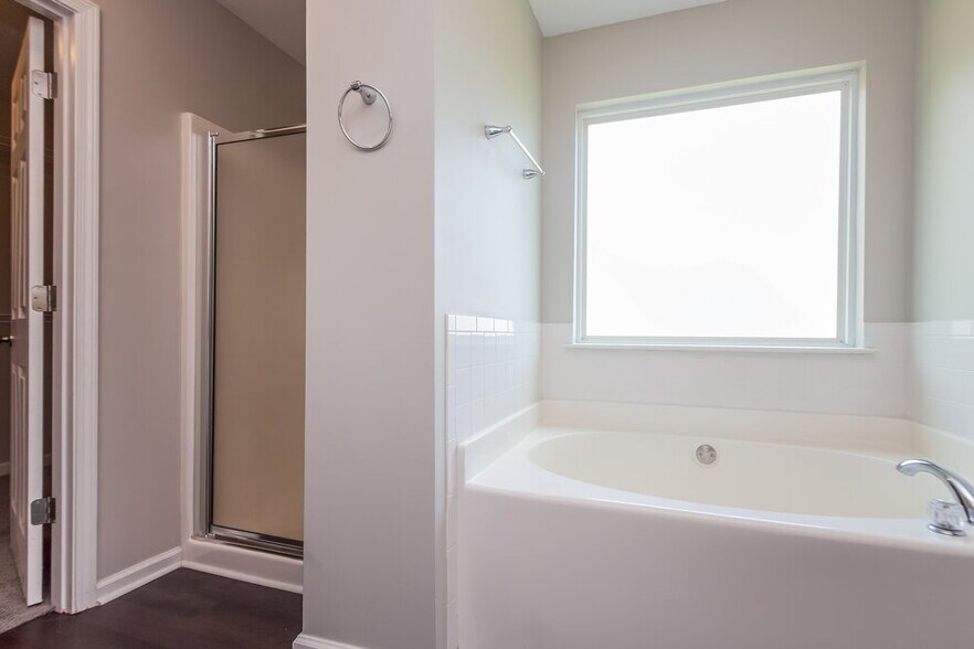 Building Photo - 5007 Grist Mill Dr