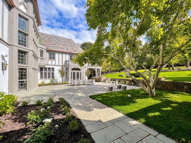 Building Photo - 85 Fagan Dr