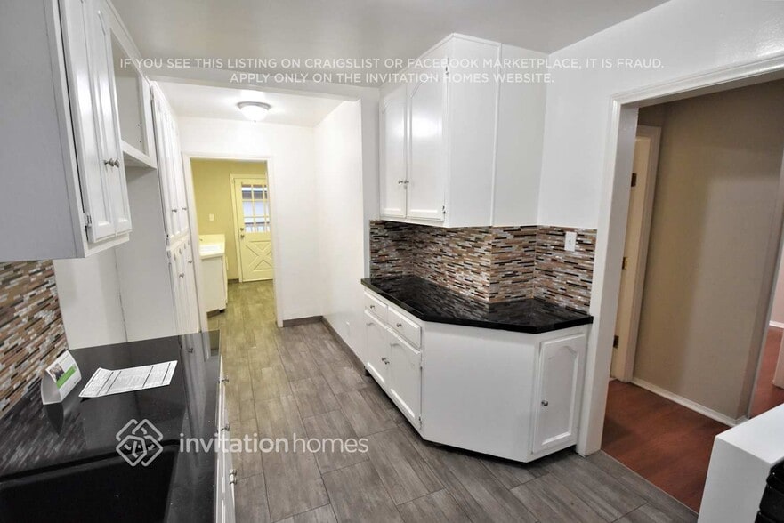 Building Photo - 7017 Murietta Ave