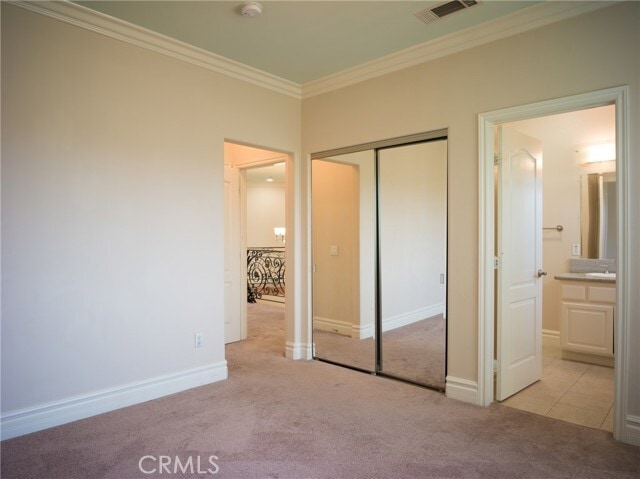 Building Photo - 146 W Le Roy Ave