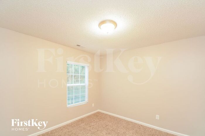Building Photo - 125 N Honey Springs Ave